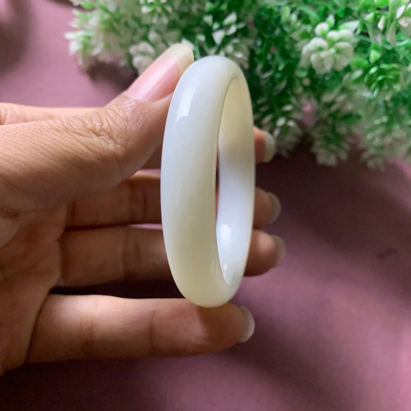 和田玉50.8圈口羊脂白宽版手镯，玉质细腻油润 底色纯净脂粉好，品质好