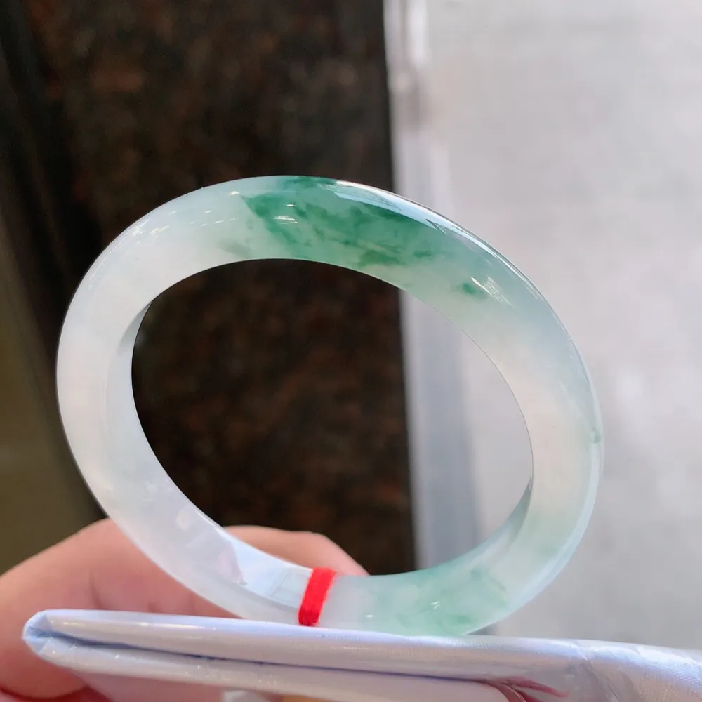 正圈冰飘花 无瑕 尺寸:52.2/8.6/7.9 花美 种水好🥰🥰