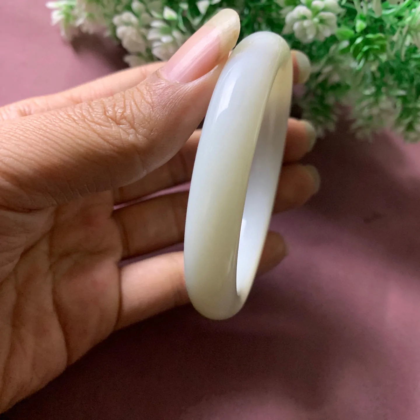 和田玉59.9圈口羊脂白宽版手镯，玉质细腻油润 底色纯净脂粉好，品质好