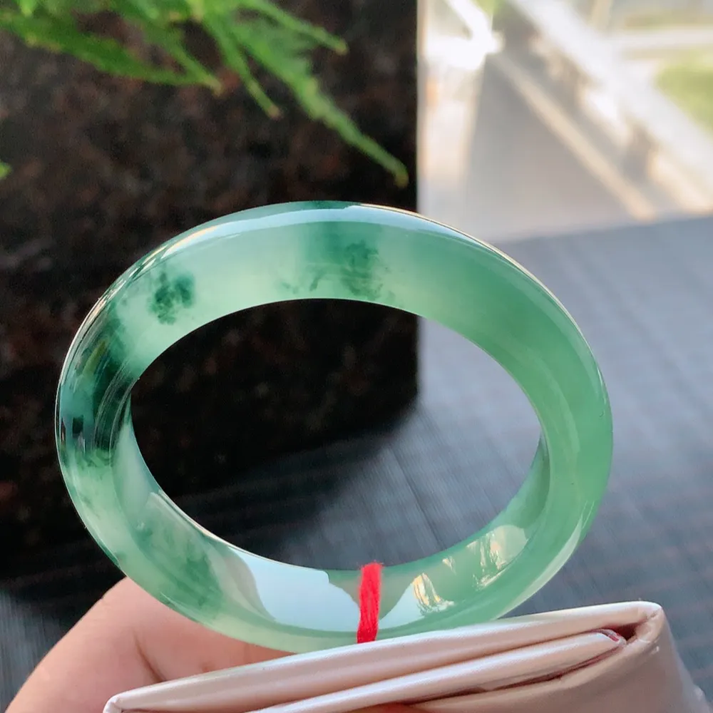 正圈高冰飘花 无瑕 尺寸:53.1/12.1/8.2 花美 种水好