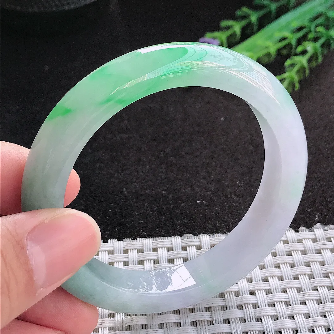 天然A货翡翠53/11/8.6老坑冰胶果冻飘阳绿手镯宽边玉镯