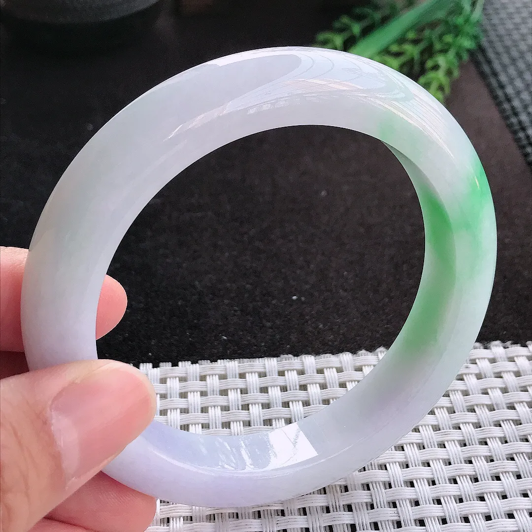 天然A货翡翠61/12.6/10.3老坑秀气温润白底青飘阳绿手镯宽边玉镯