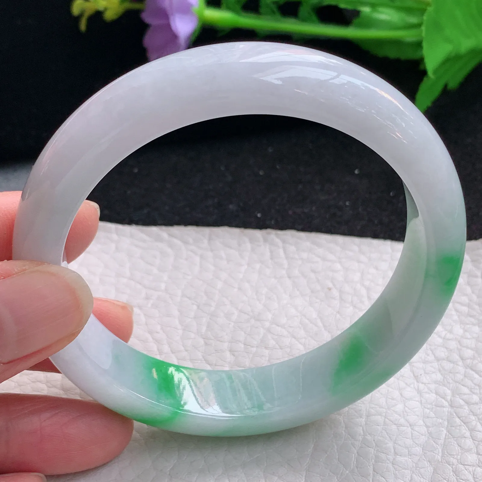 yh大圈口61*14.3*8.3平安镯 缅甸翡翠a货玉手镯白底青宽边玉手环