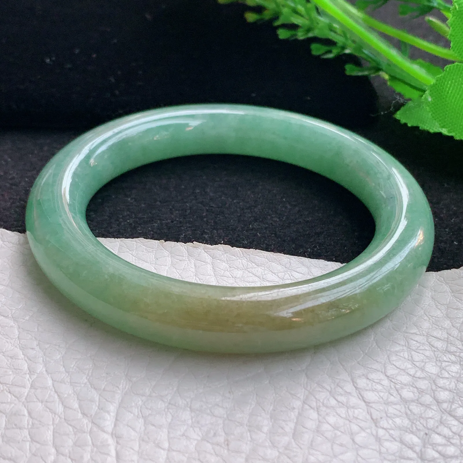 ss自然光53.8*10.3*10.5美人镯 缅甸翡翠a货玉手镯黄加绿圆条玉手环