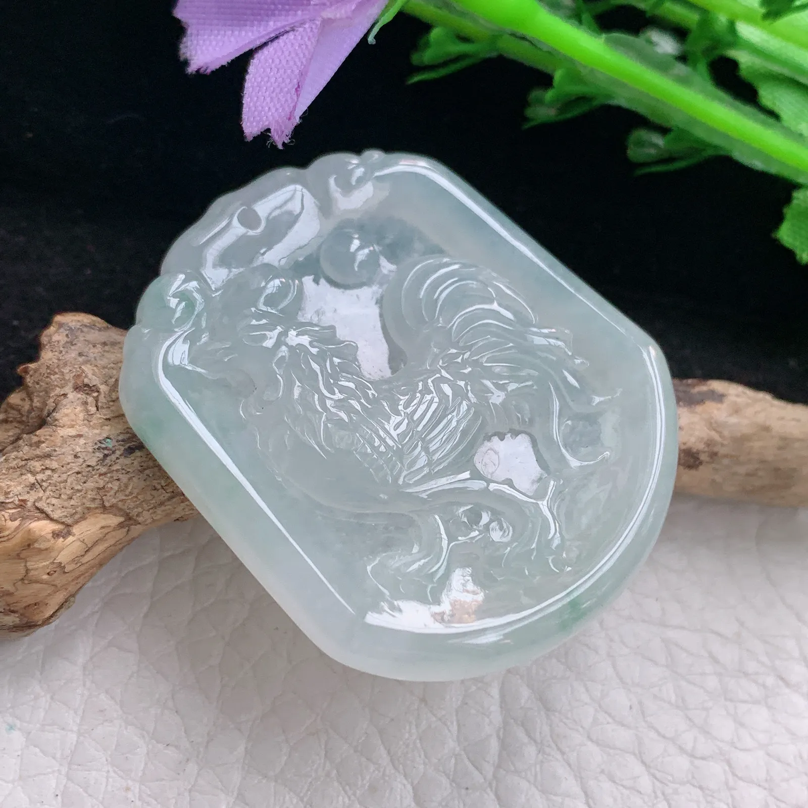 kh实拍42.2*35.8*4.8缅甸翡翠精雕金鸡独立 生肖鸡玉吊坠 玉挂件