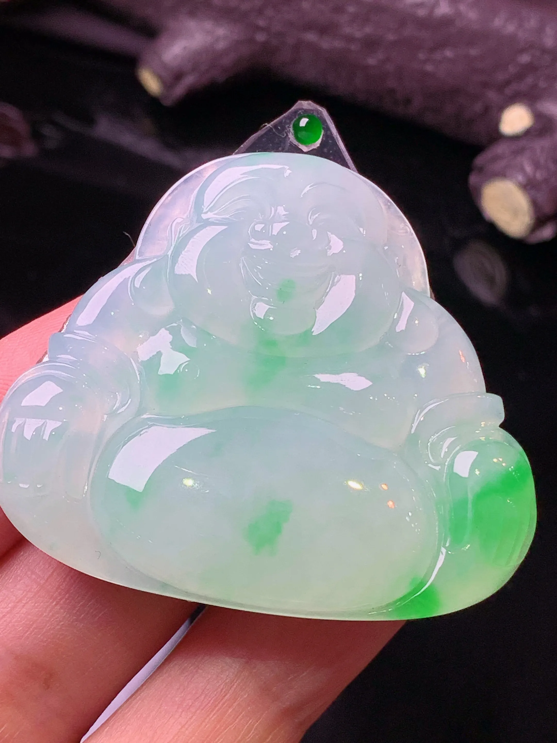 镶嵌款 飘绿佛公吊坠 玉质细腻 色泽清新艳丽 整体尺寸41.3*46.5*5.3