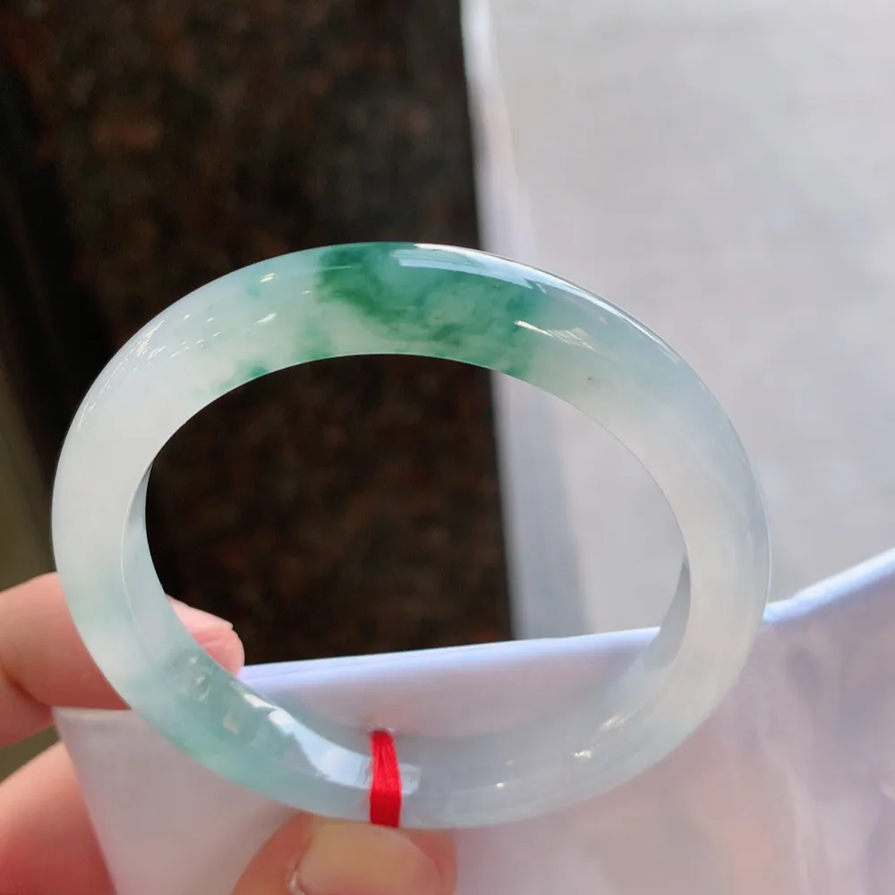 正圈冰飘花 无瑕 尺寸:52.2/8.6/7.9 花美 种水好🥰🥰