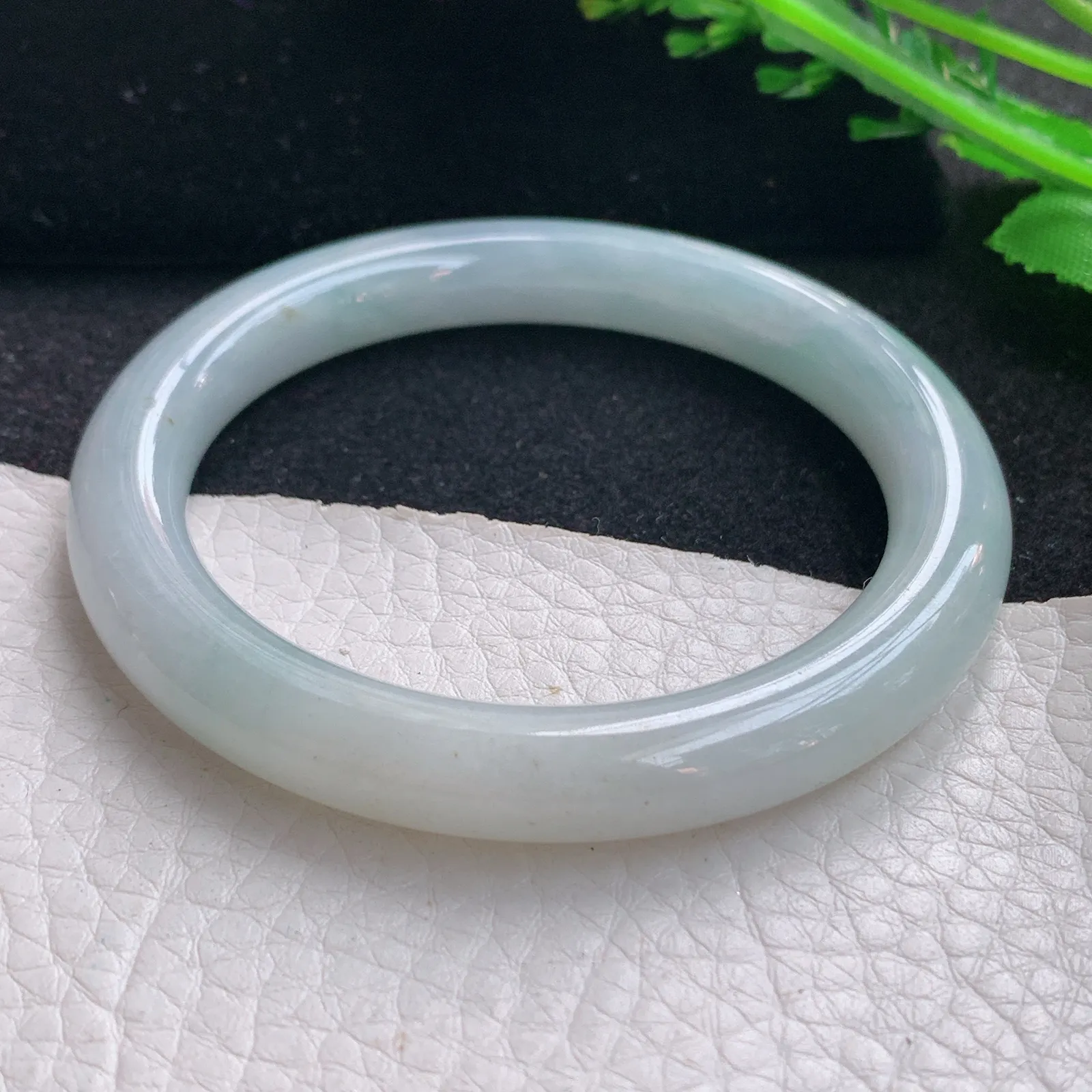 n小圈口52*8.6美人镯 缅甸翡翠a货玉手镯淡蓝圆条玉手环 叮当镯