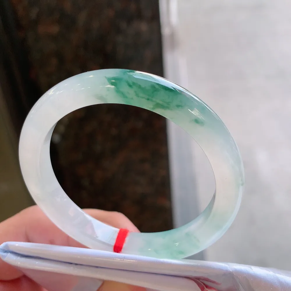 正圈冰飘花 无瑕 尺寸:52.2/8.6/7.9 花美 种水好🥰🥰