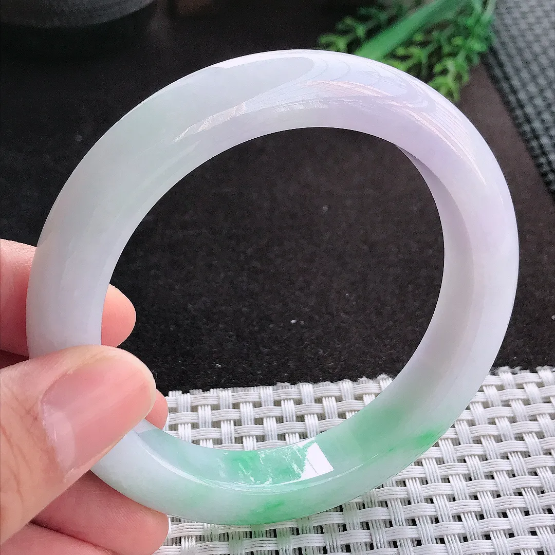 天然A货翡翠61/12.6/10.3老坑秀气温润白底青飘阳绿手镯宽边玉镯