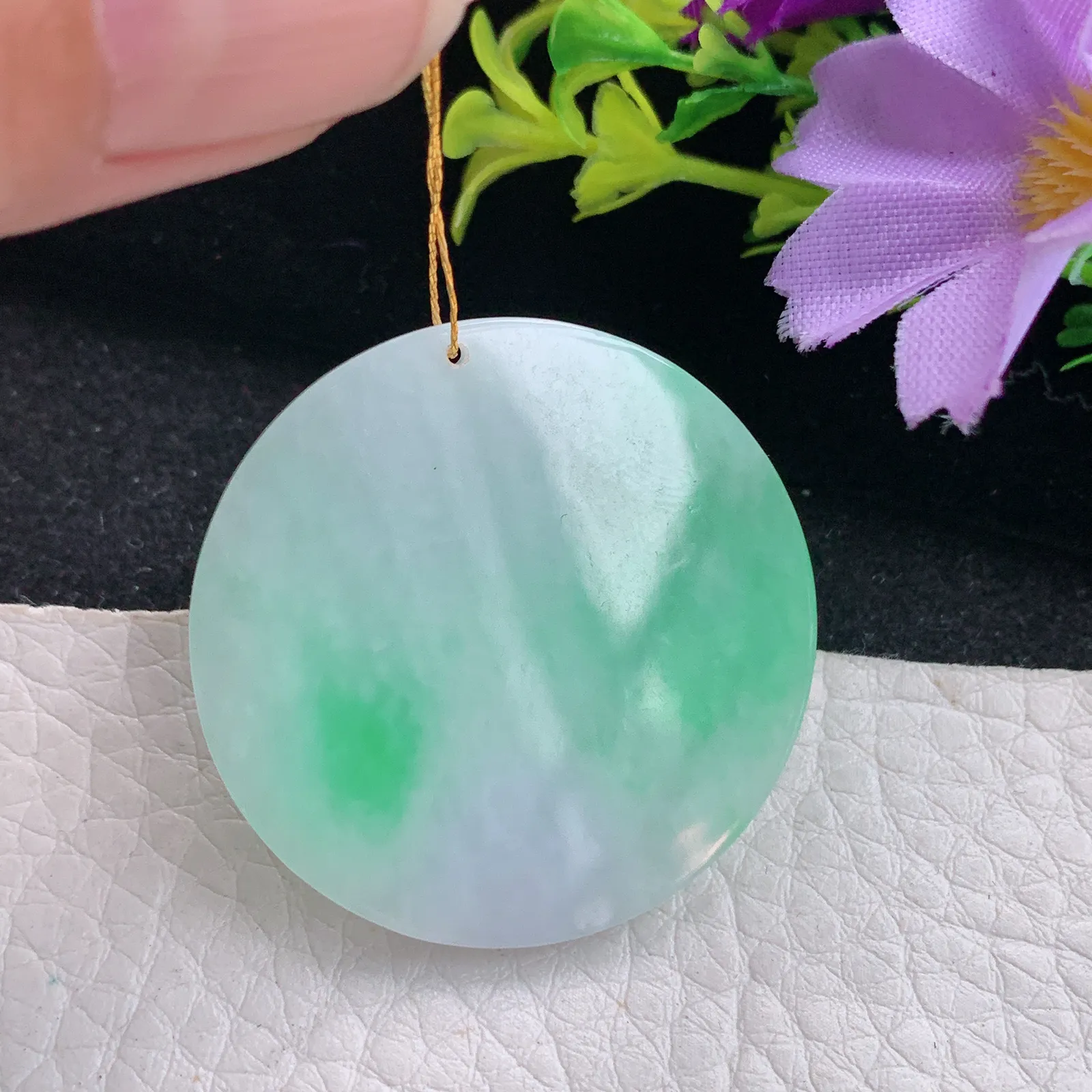 ws实拍34.6*3.3缅甸翡翠a货飘绿素面牌 平安扣玉吊坠