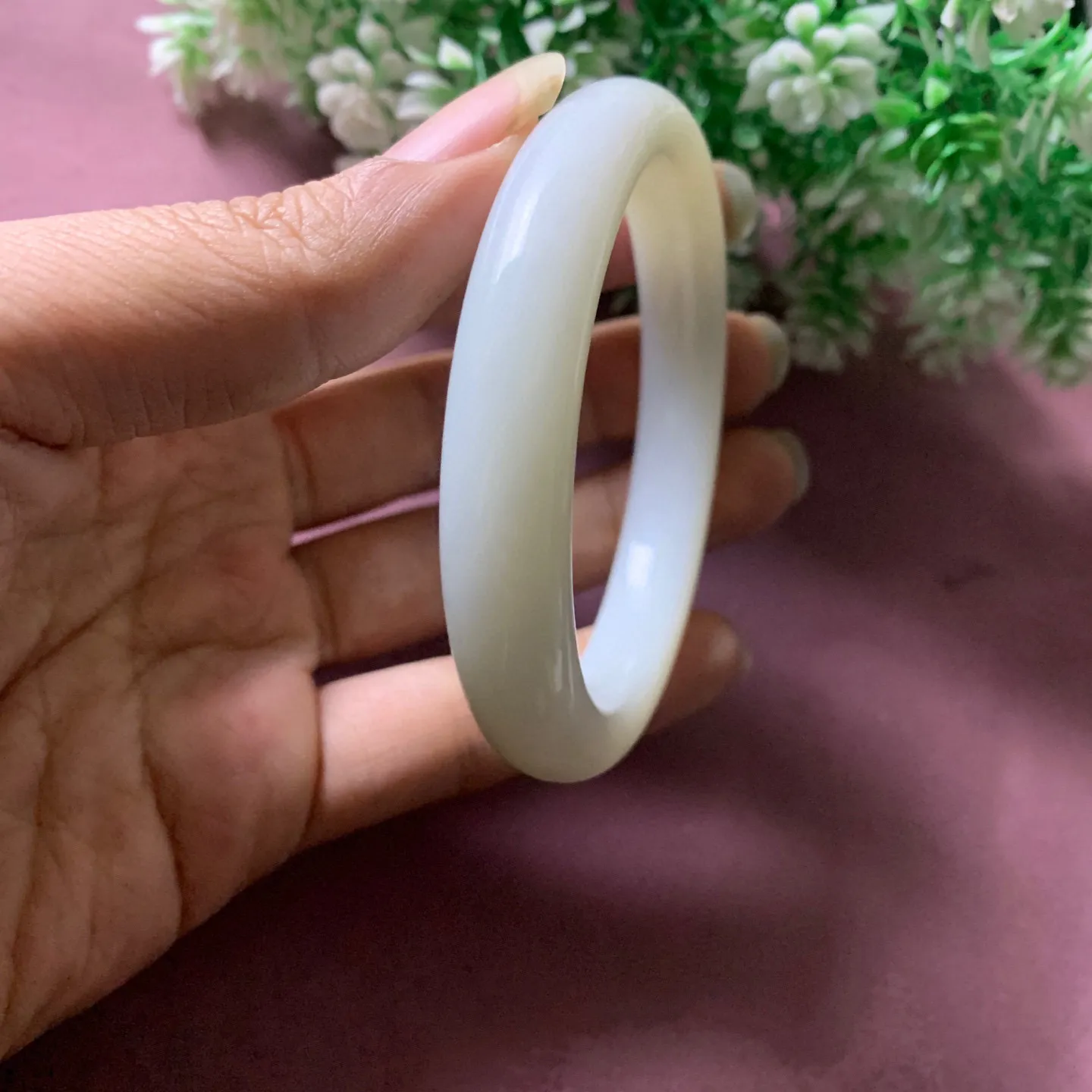 和田玉59.9圈口羊脂白宽版手镯，玉质细腻油润 底色纯净脂粉好，品质好