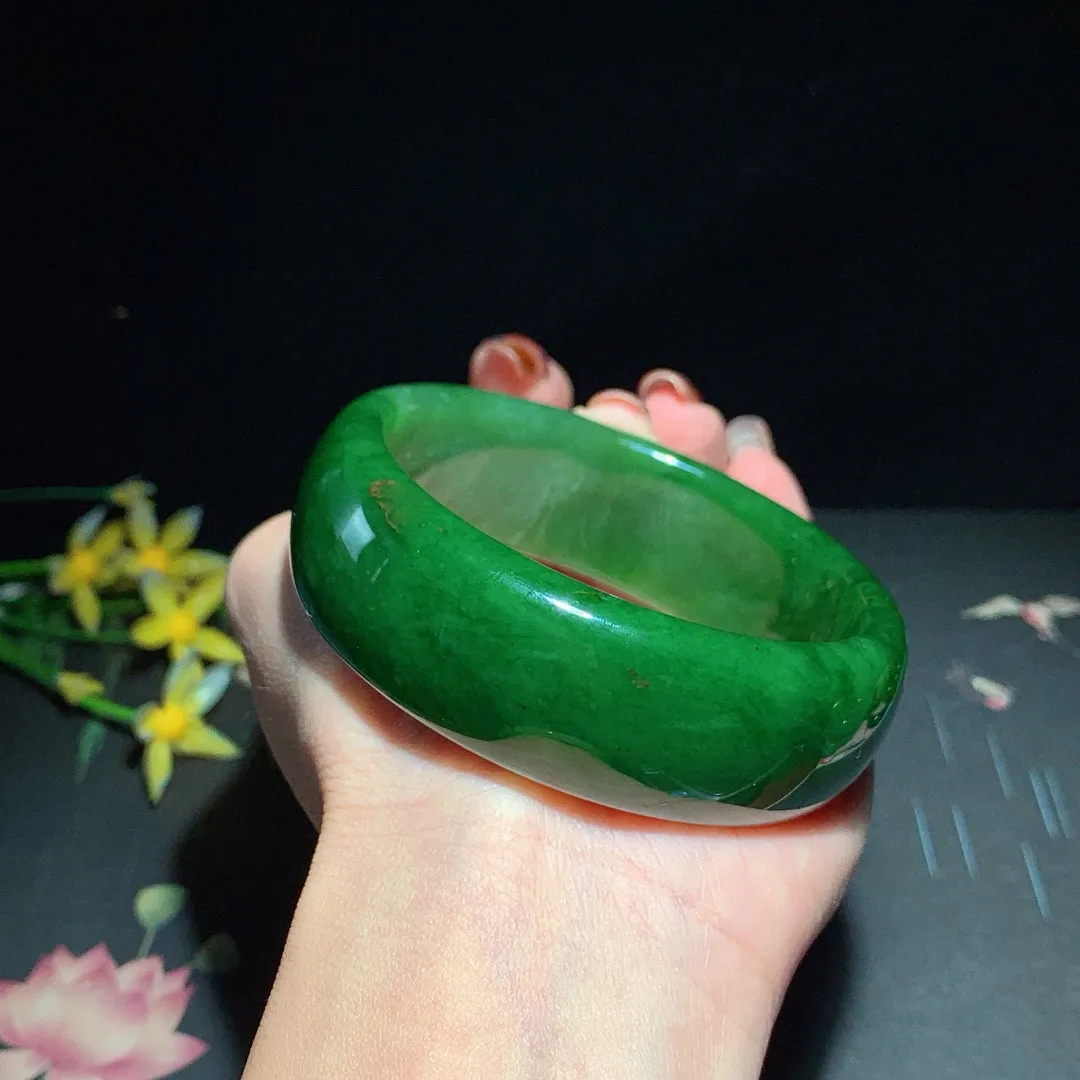 大宽版，和田玉60圈口菠菜绿宽版碧玉手镯！圈口60宽22.3玉质细腻油润 底色纯净 无纹裂 脂粉好，品质高