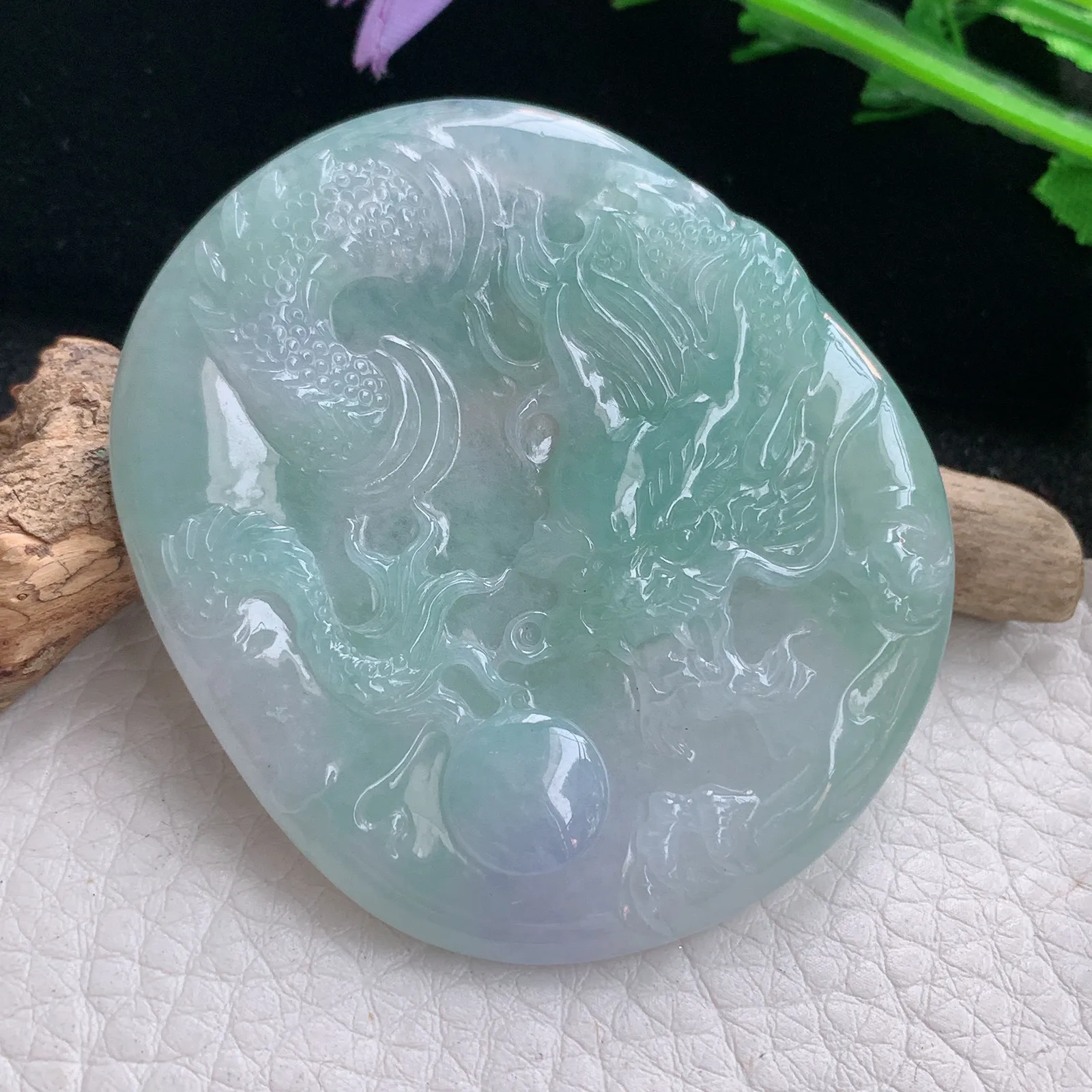 kh实拍53.9*46.8*4.8缅甸翡翠精雕春带彩龙牌 生意兴隆玉吊坠 玉挂件