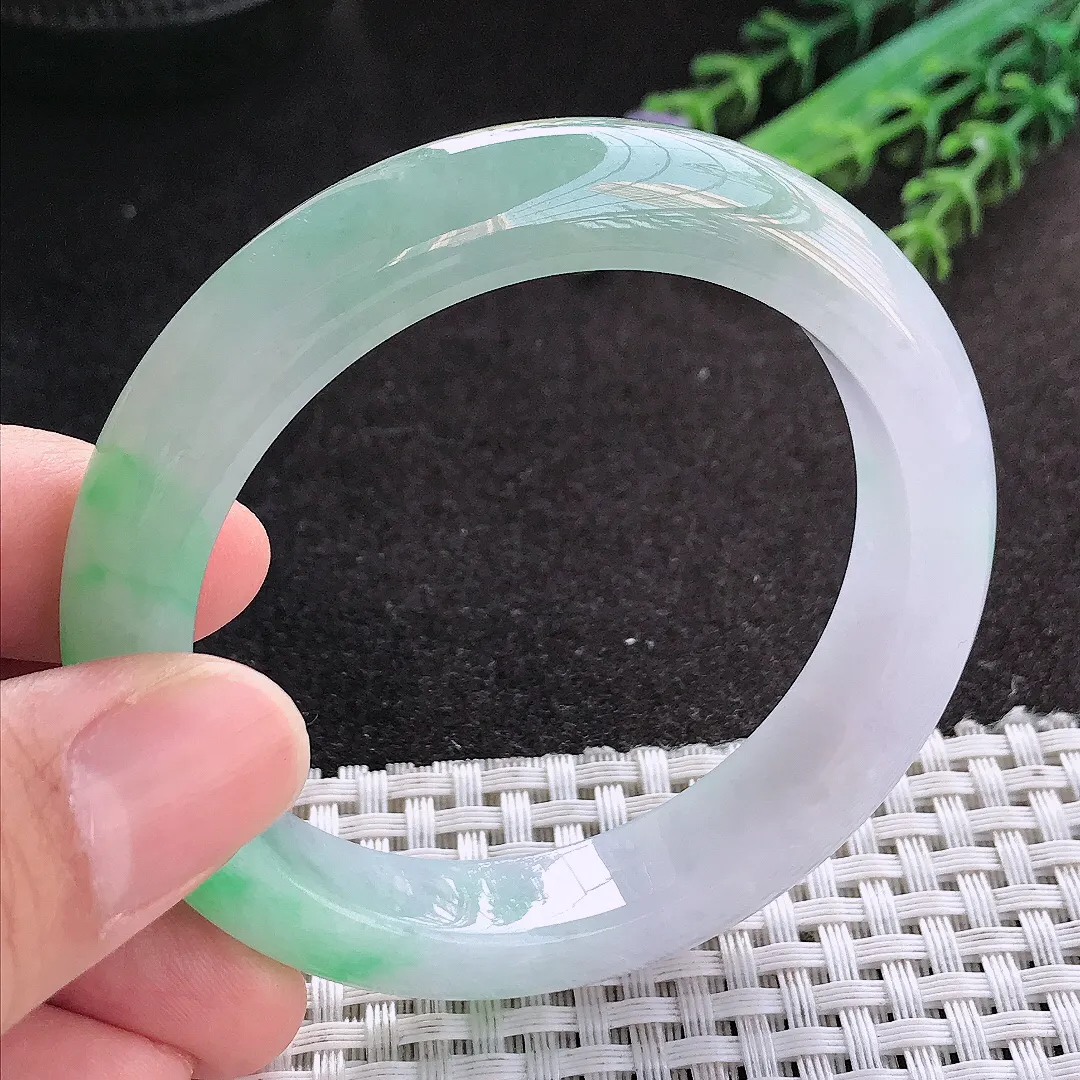 天然A货翡翠53/11/8.6老坑冰胶果冻飘阳绿手镯宽边玉镯