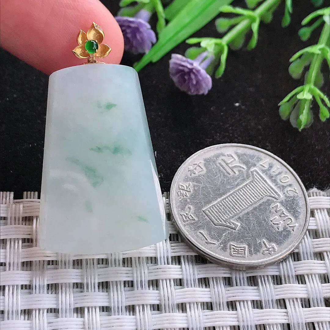 天然A货翡翠31/22/5老坑18k金镶嵌秀气冰润飘花无事牌吊坠翡翠玉挂件