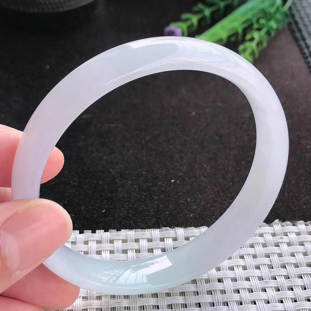 天然A货翡翠64/12.8/7老坑冰纯果冻胶月光白手镯宽边玉镯