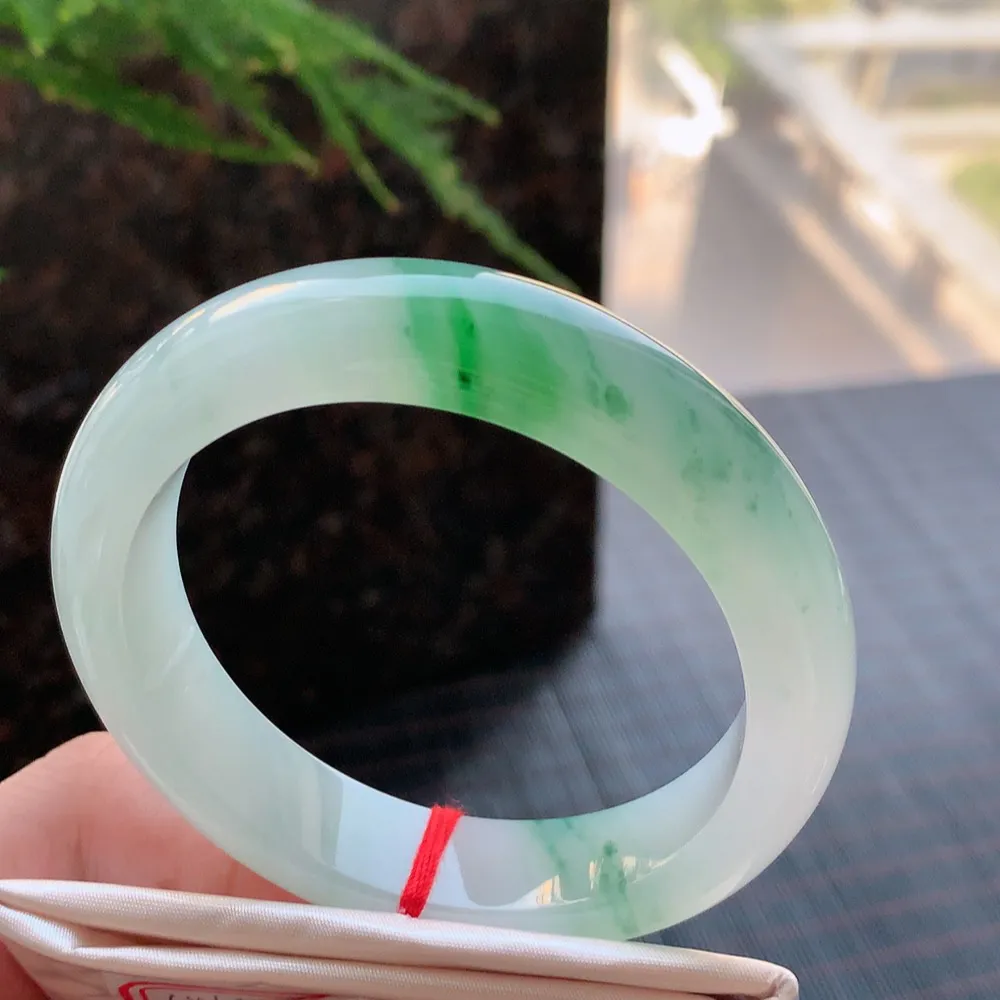 正圈高冰绿花 无瑕 尺寸:55.7/12.8/8.8 种色兼备