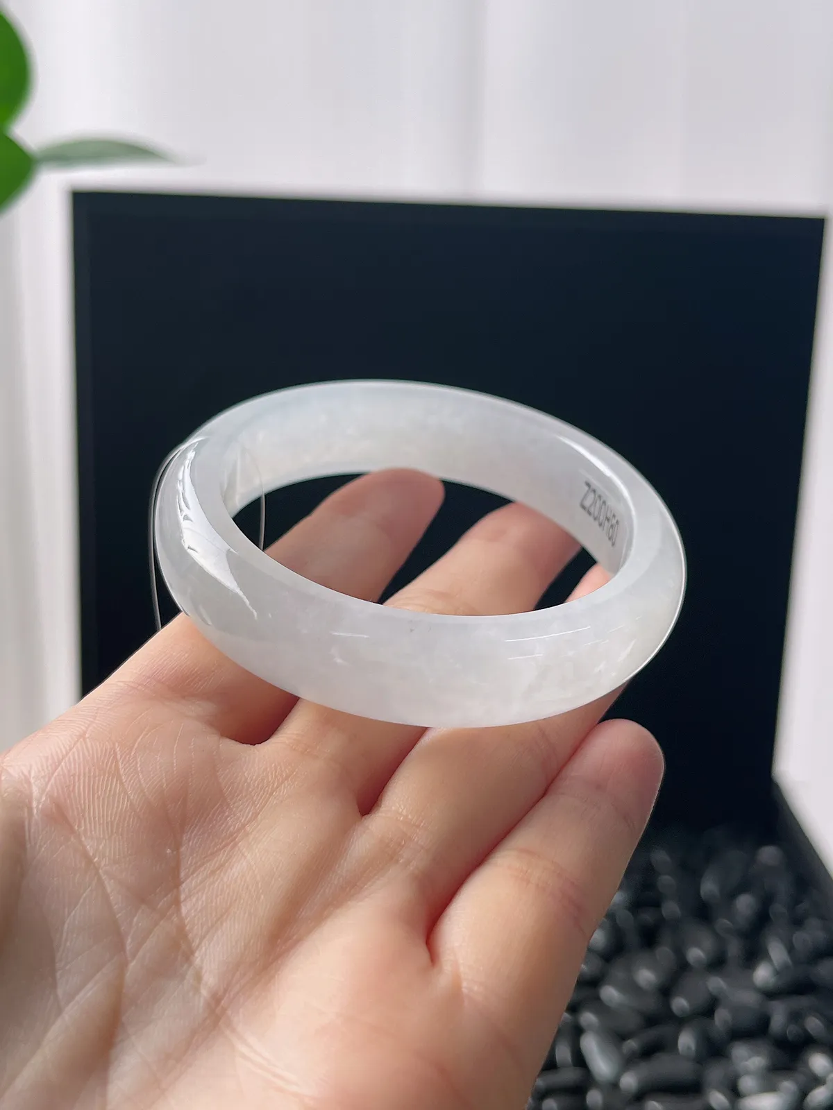 贵妃镯55.8圈口，翡翠冰糯种白色手镯