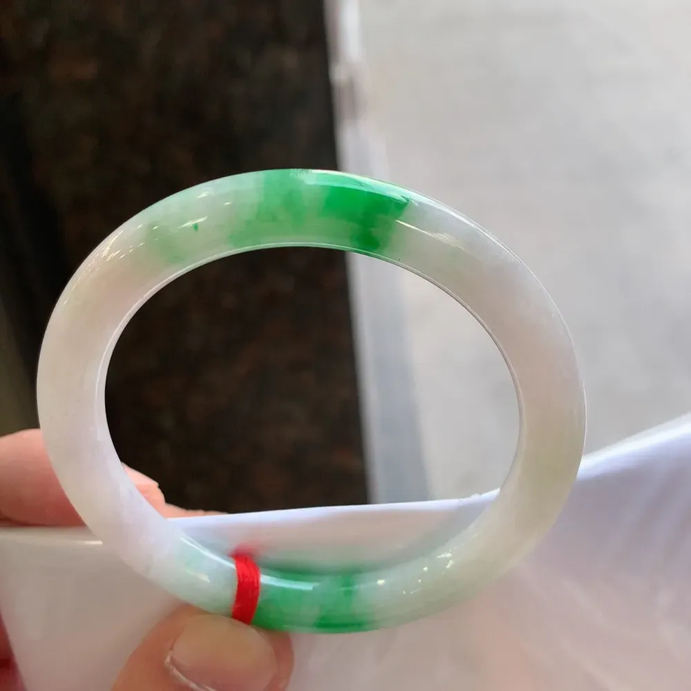 圆条冰糯阳绿 微纹 尺寸:53.1/7.4/8.3 色好