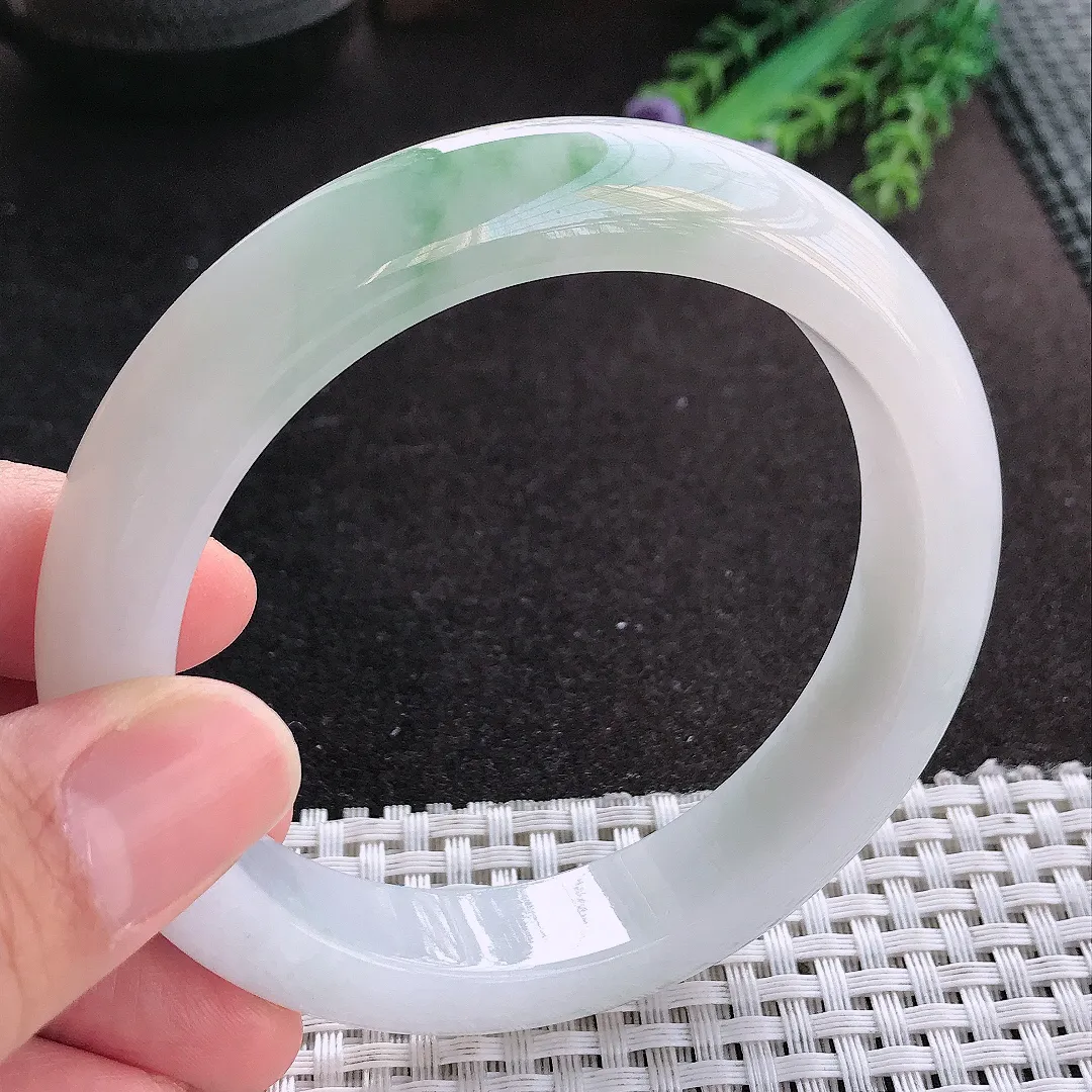 天然A货翡翠60.8/12.8/9.5老坑冰润起胶飘花大圈口手镯宽边玉镯