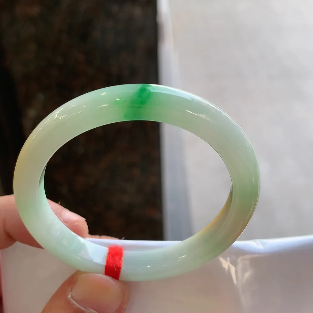 贵妃冰糯黄加绿 无瑕 尺寸:54.1/47.4/8.3/7.5 超值