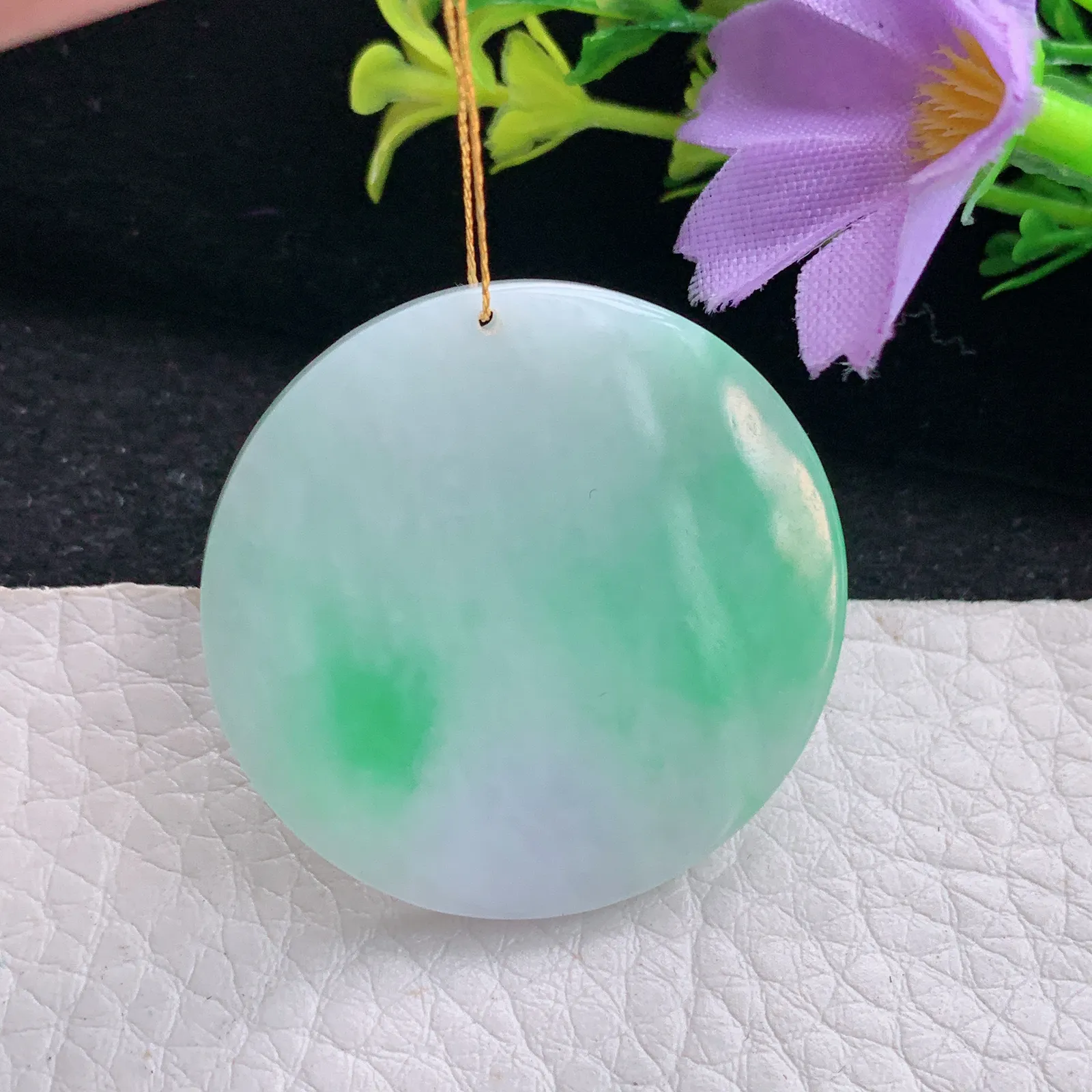 ws实拍34.6*3.3缅甸翡翠a货飘绿素面牌 平安扣玉吊坠