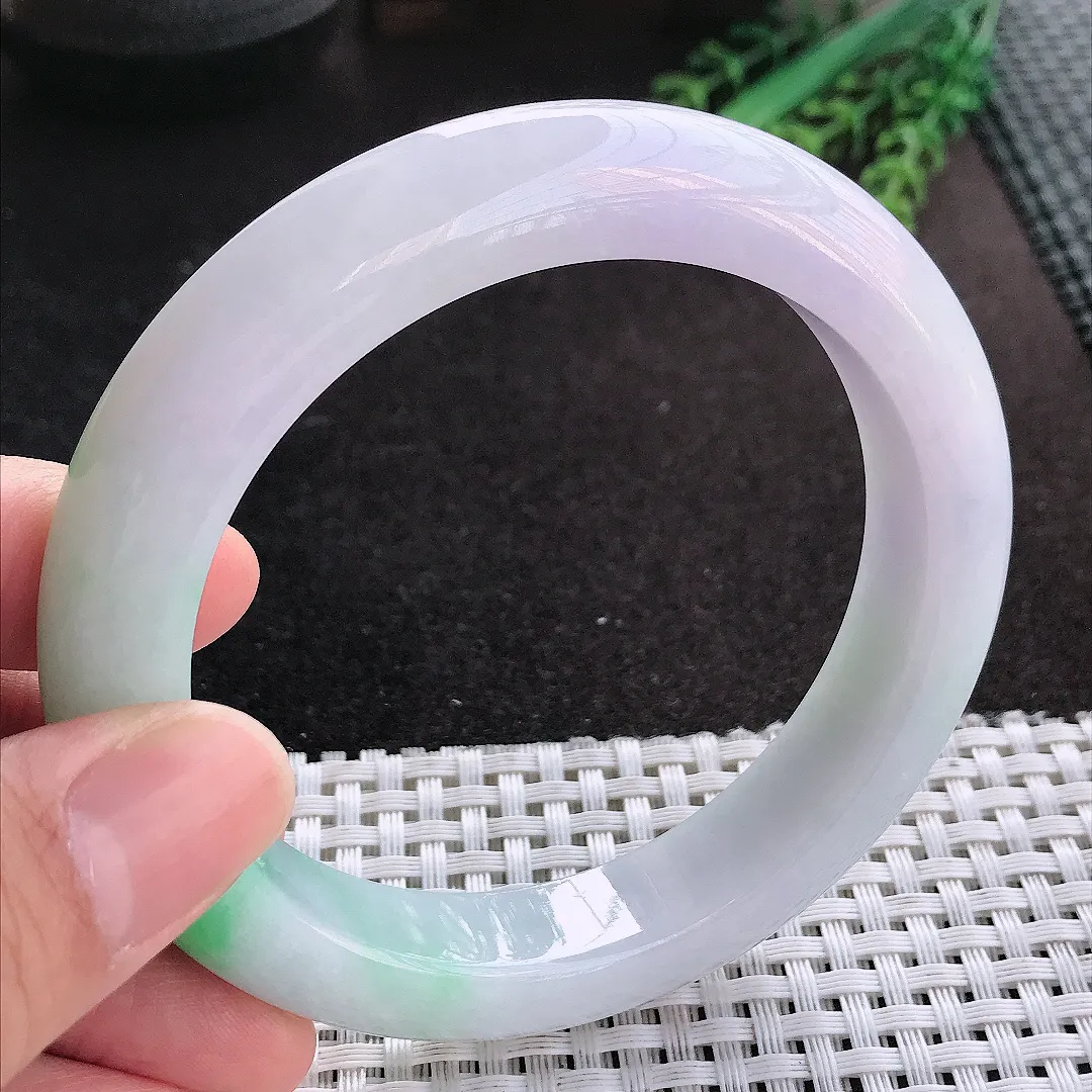 天然A货翡翠61/12.6/10.3老坑秀气温润白底青飘阳绿手镯宽边玉镯