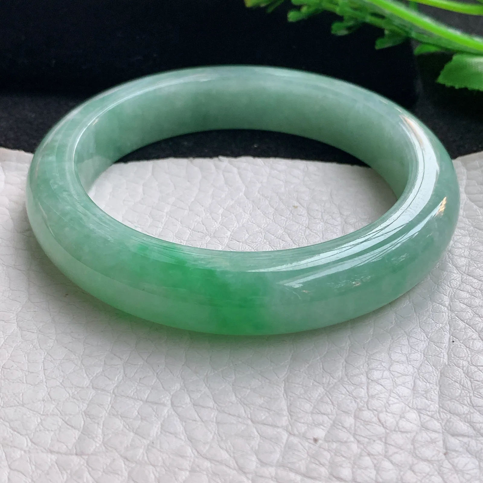xc大圈口60*12.8*9.6平安镯 缅甸翡翠a货玉手镯飘绿厚装宽边玉手环