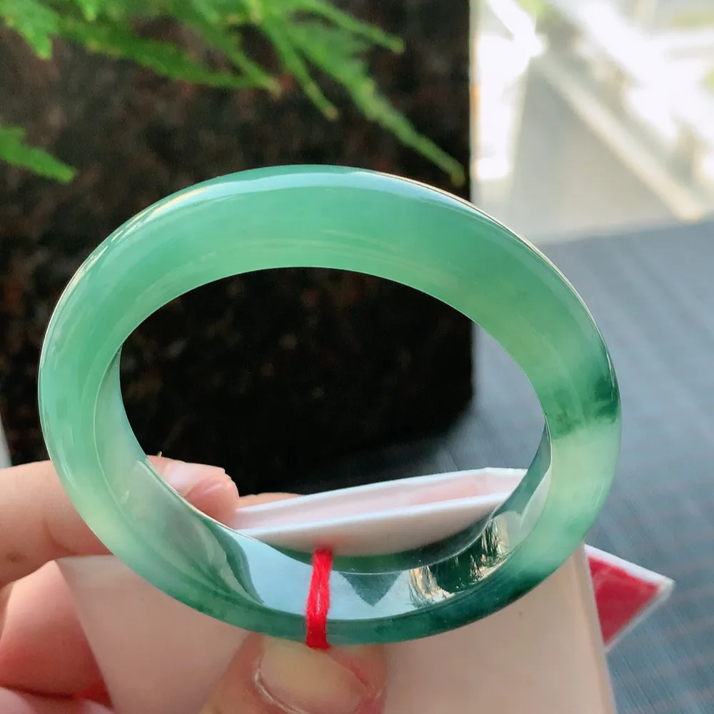 正圈高冰飘花 无瑕 尺寸:53.1/12.1/8.2 花美 种水好