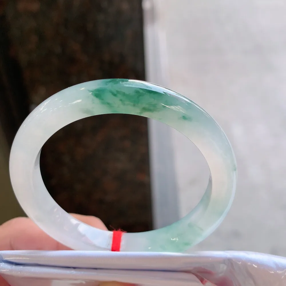 正圈冰飘花 无瑕 尺寸:52.2/8.6/7.9 花美 种水好🥰🥰