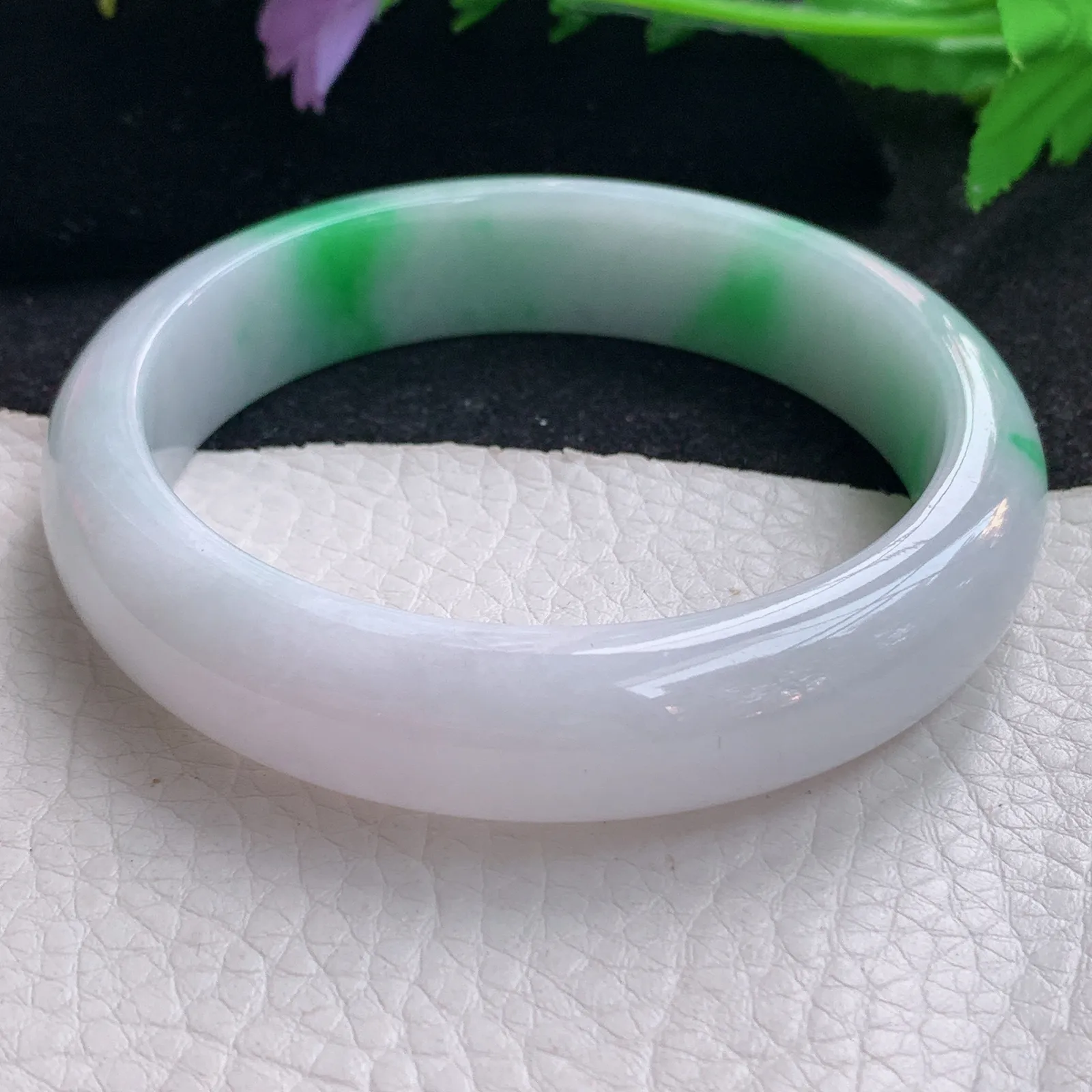 yh大圈口61*14.3*8.3平安镯 缅甸翡翠a货玉手镯白底青宽边玉手环