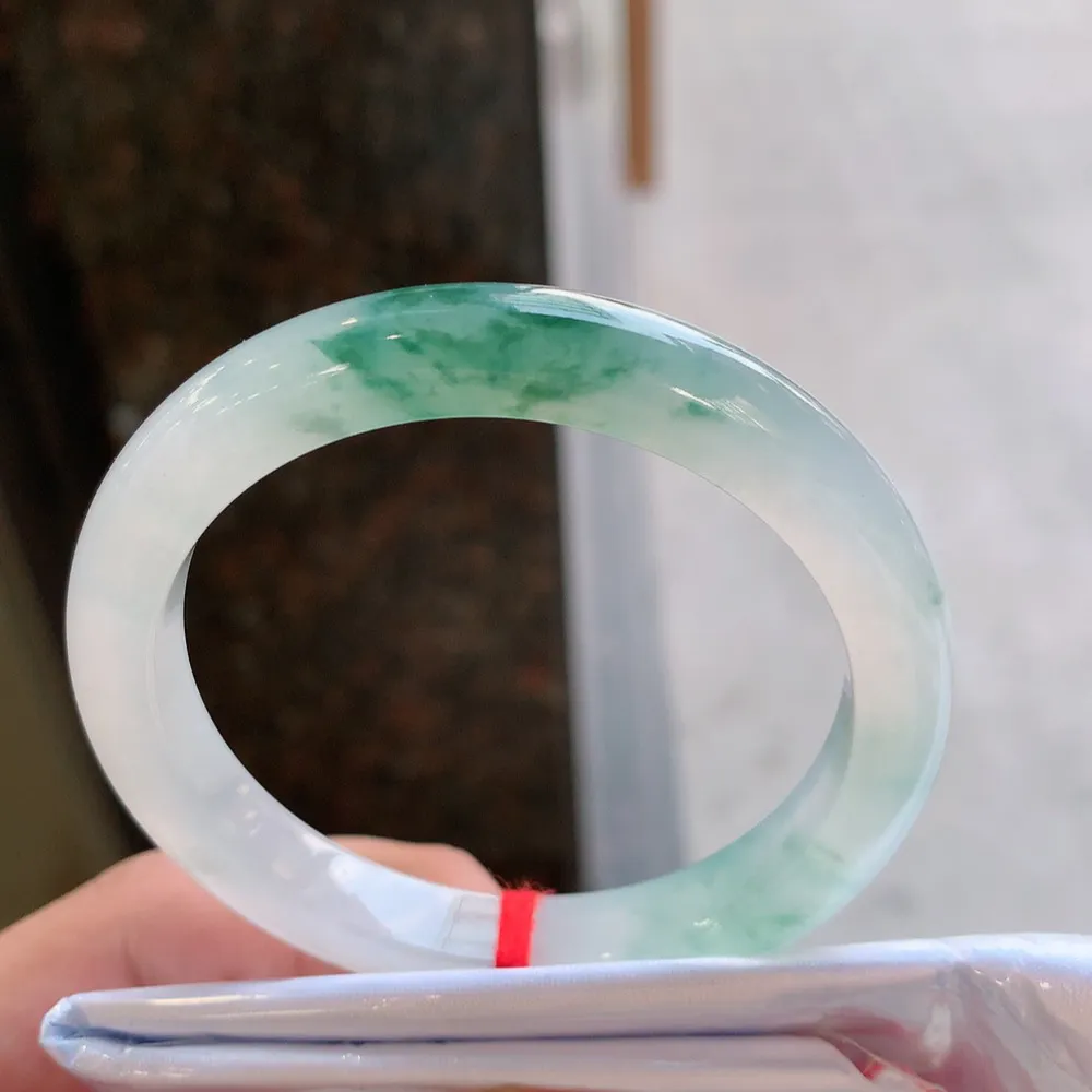 正圈冰飘花 无瑕 尺寸:52.2/8.6/7.9 花美 种水好🥰🥰