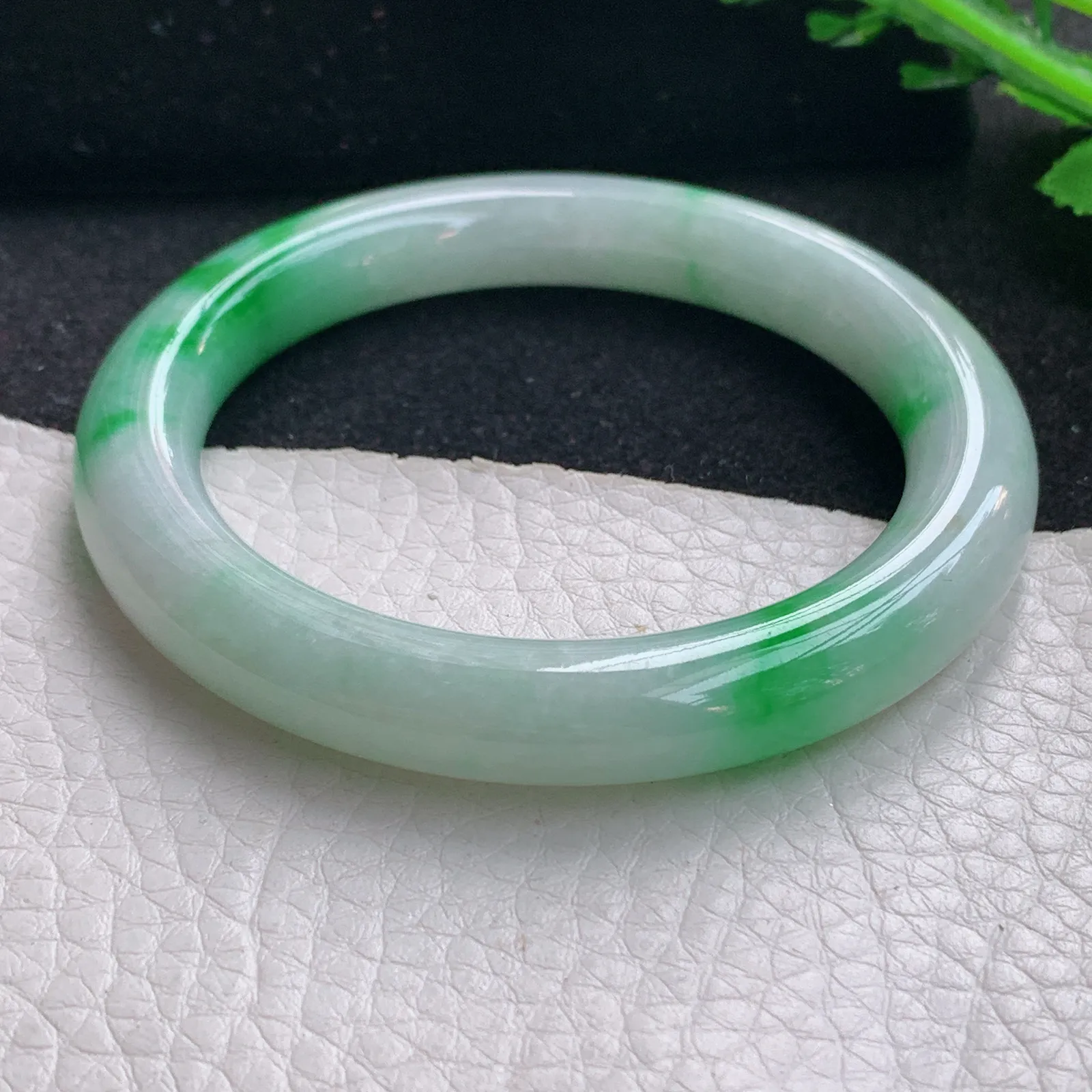 yh小圈口52.8*9.2*9.5美人镯 缅甸翡翠a货玉手镯飘阳绿圆条玉手环