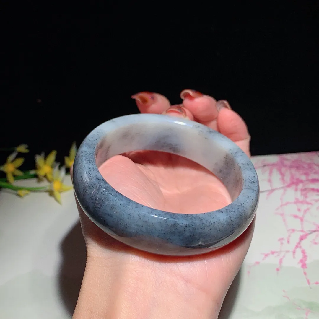 和田玉59圈口青花手镯！玉质细腻油润 底色纯净 无裂无杂 脂粉好，品质好！