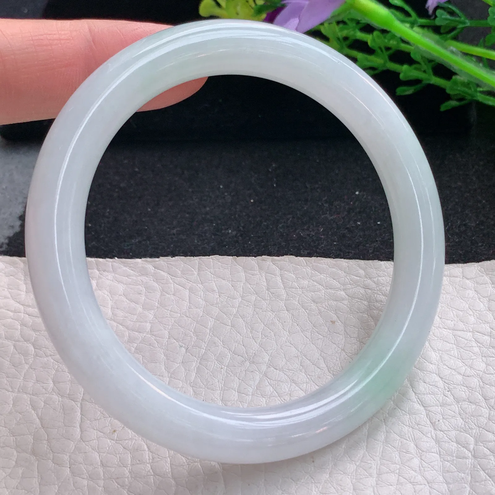 nr自然光59*8.8*9.2美人镯 缅甸翡翠a货玉手镯清新圆条玉手环 叮当镯