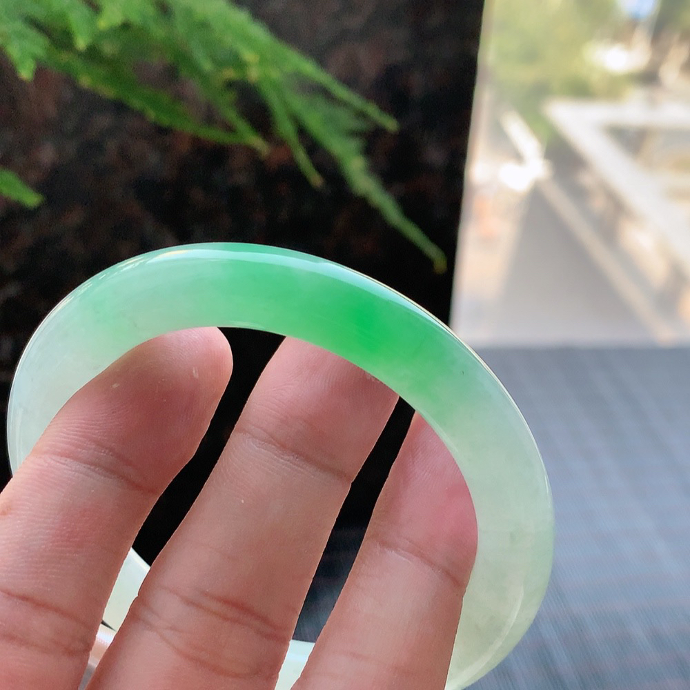 圆条高冰阳绿 无瑕 尺寸:52.7/9.4 种色兼备🥰🥰
