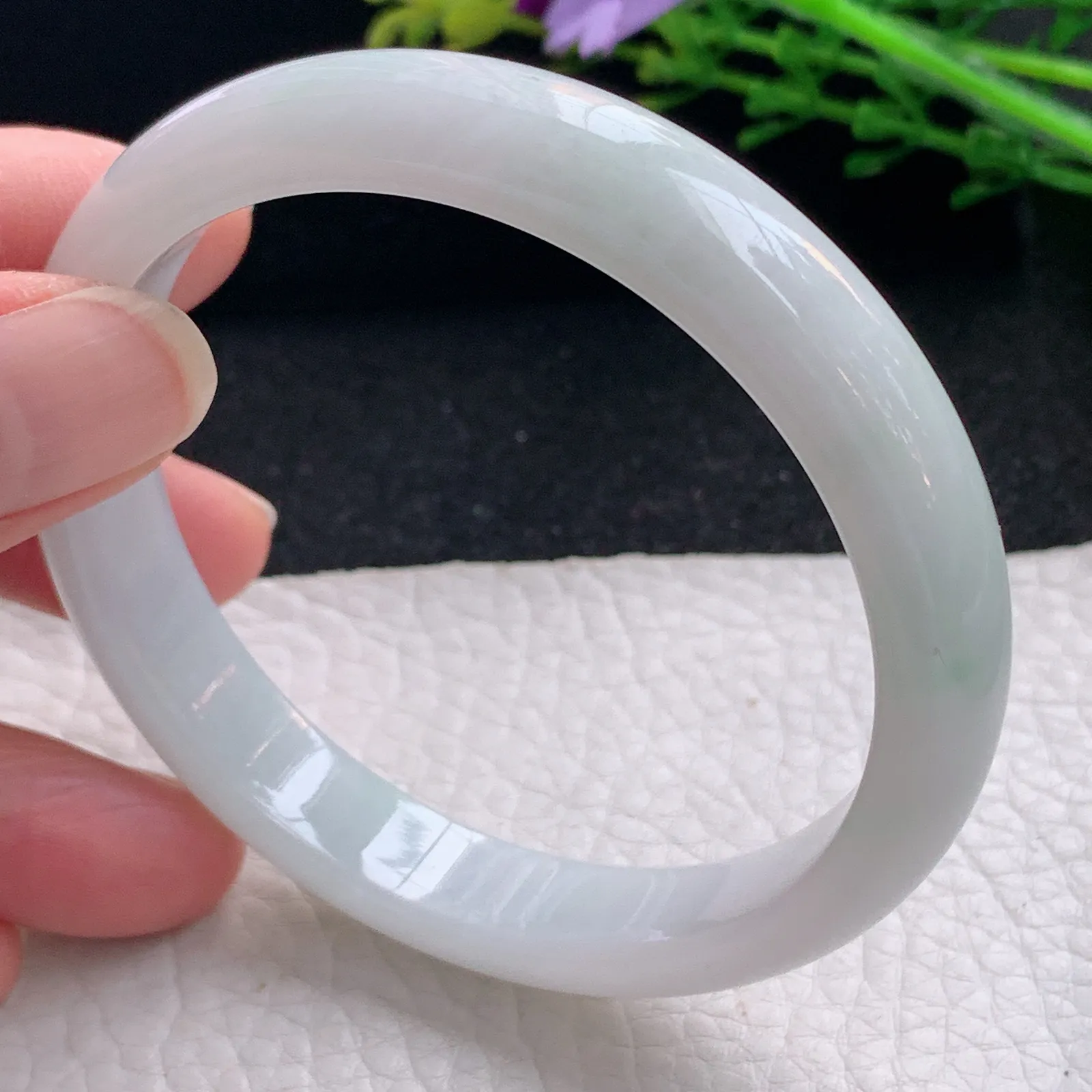 nr自然光58.5*11*7平安镯 缅甸翡翠a货玉手镯白月光宽边玉手环 叮当镯