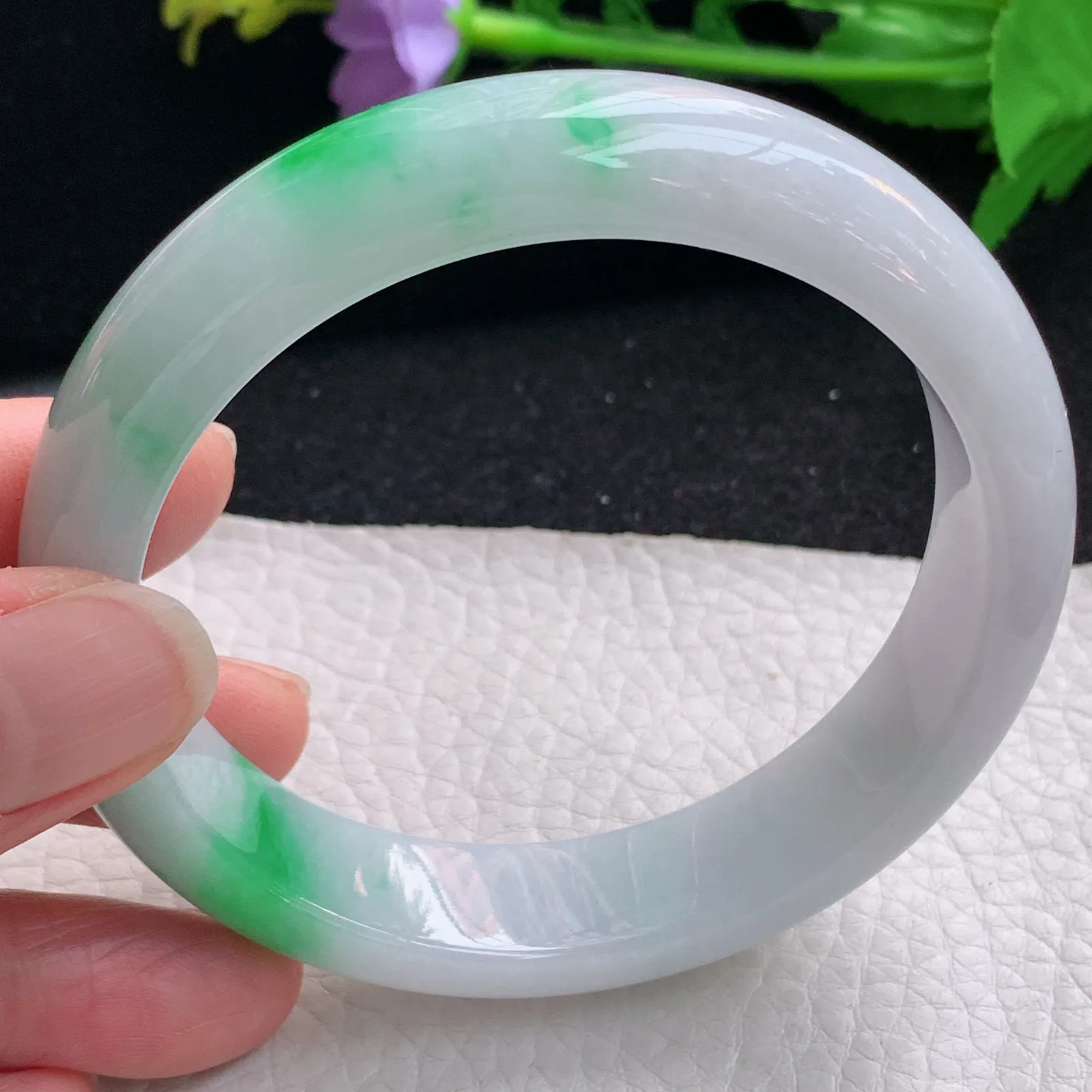 yh大圈口61*14.3*8.3平安镯 缅甸翡翠a货玉手镯白底青宽边玉手环