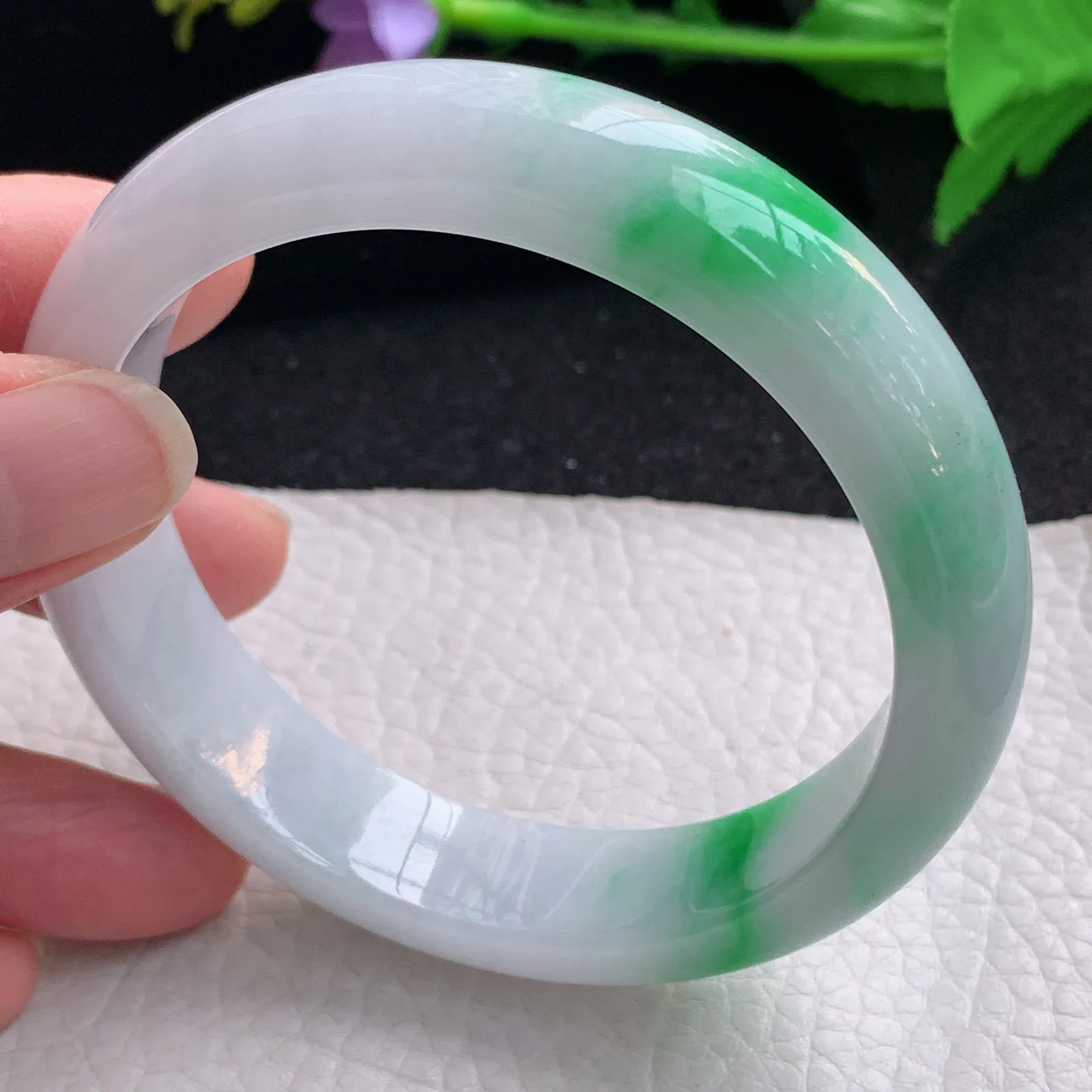 yh大圈口61*14.3*8.3平安镯 缅甸翡翠a货玉手镯白底青宽边玉手环