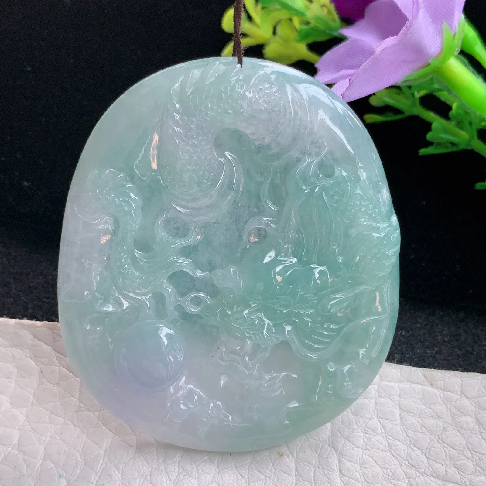 kh实拍53.9*46.8*4.8缅甸翡翠精雕春带彩龙牌 生意兴隆玉吊坠 玉挂件