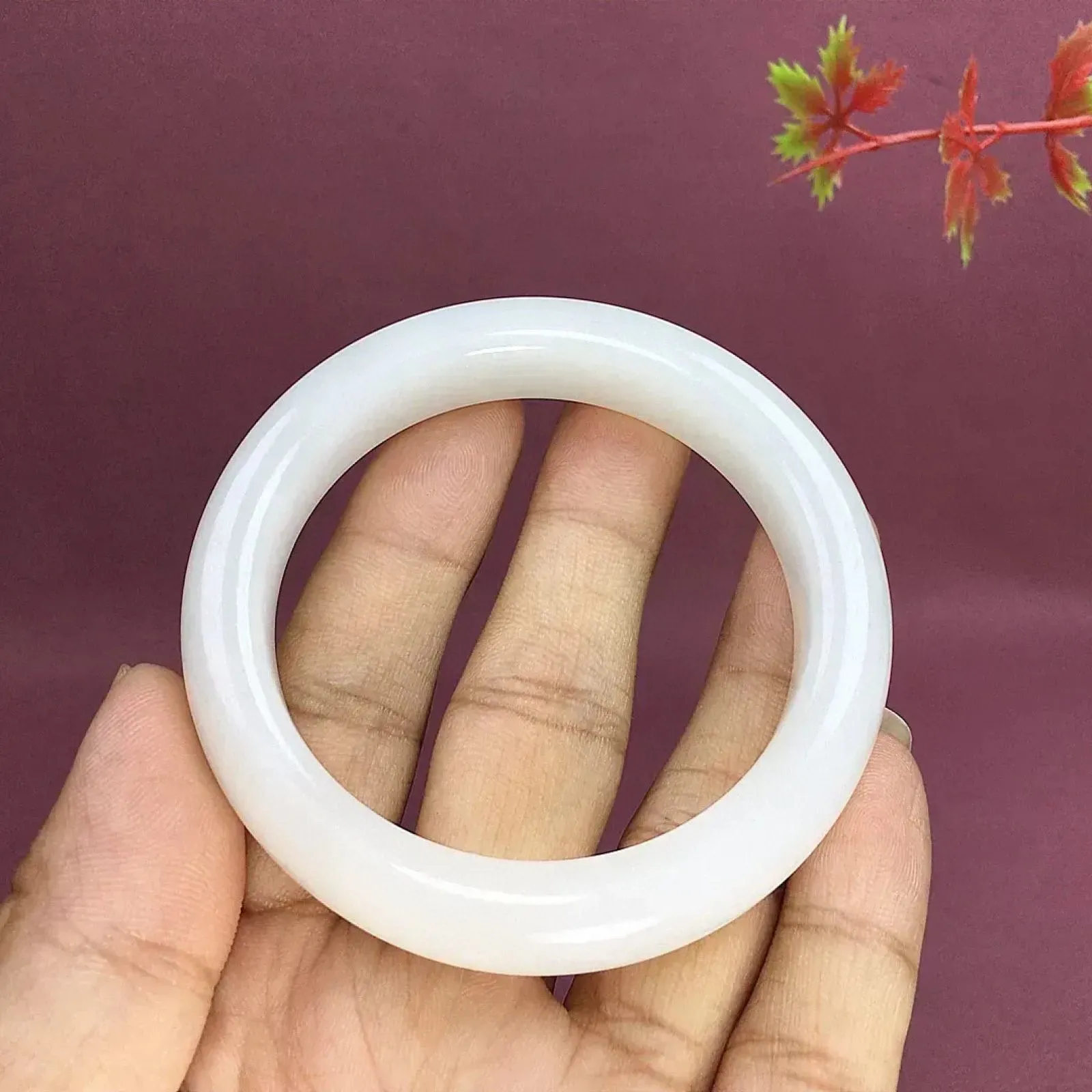 和田玉54圈口羊脂白手镯！玉质细腻油润 底色纯净 无裂无杂 脂粉好，品质好！