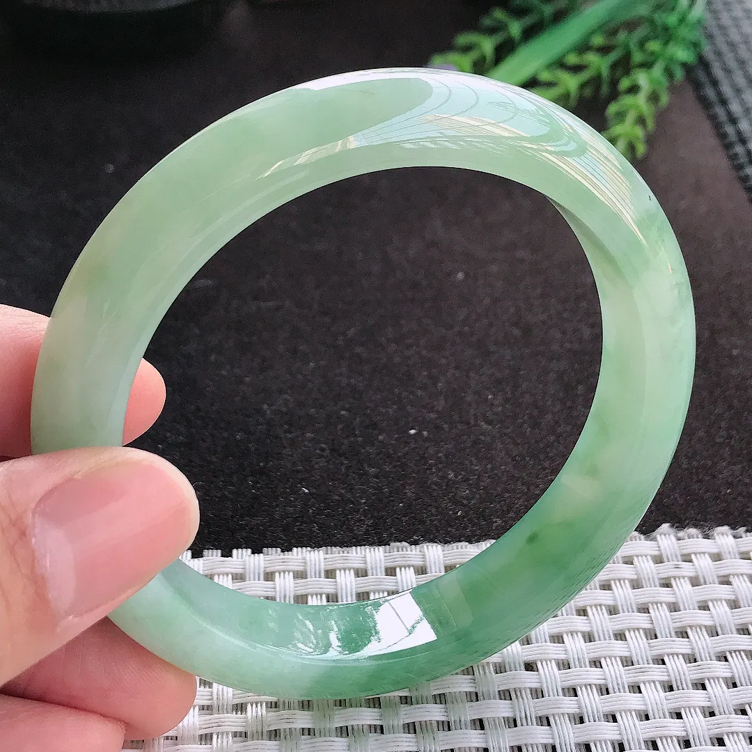 天然A货翡翠60/12.6/8.8老坑冰润果冻胶冰晴满绿手镯宽边玉镯