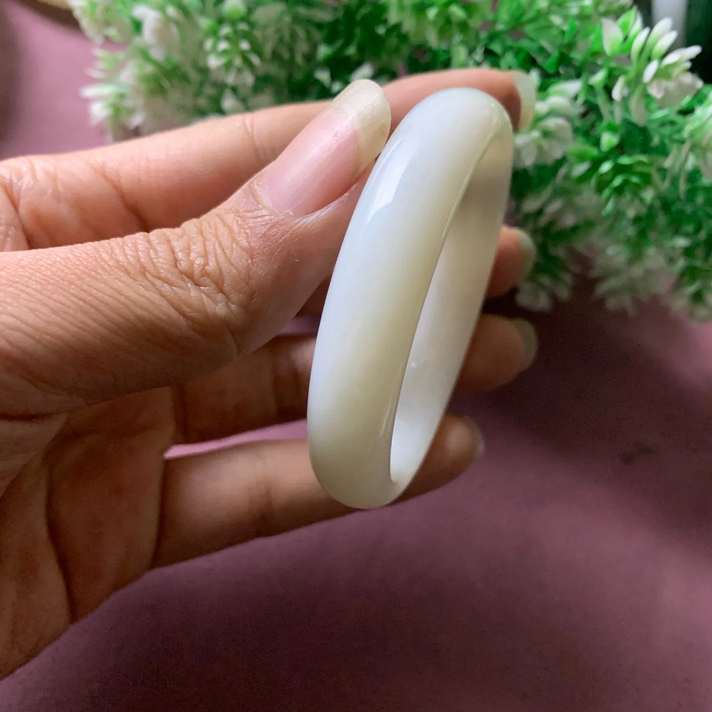 和田玉54圈口羊脂白宽版手镯，玉质细腻油润 底色纯净脂粉好，品质好