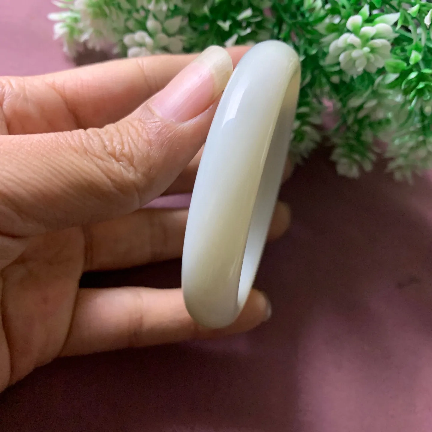 和田玉56.5圈口羊脂白手镯，玉质细腻油润 底色纯净脂粉好，品质好