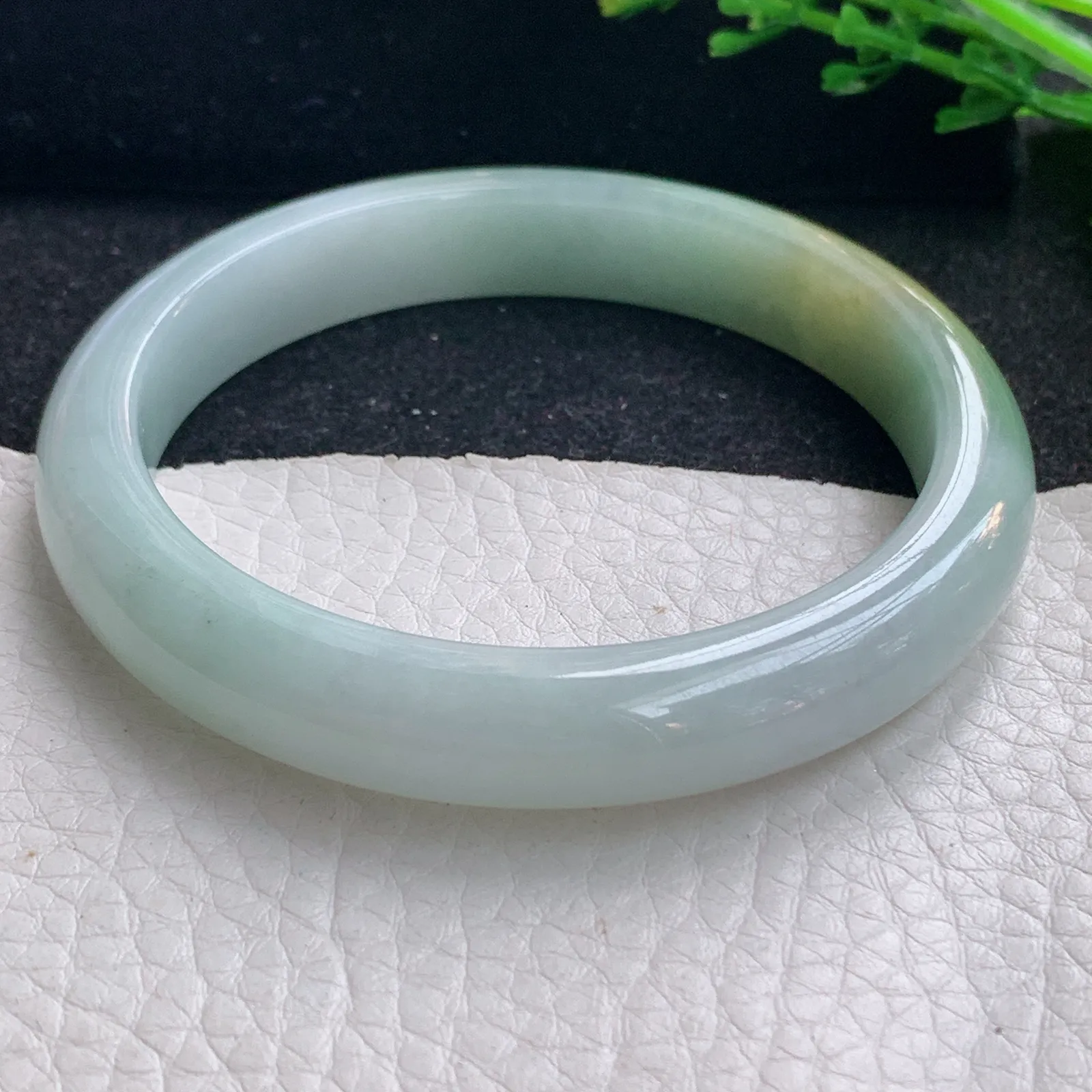 js自然光57*10.5*7.8平安镯 缅甸翡翠a货玉手镯双彩宽边玉手环