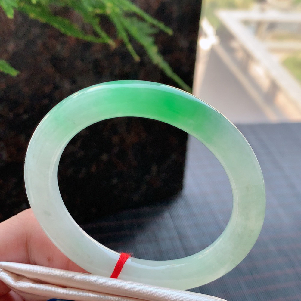 圆条高冰阳绿 无瑕 尺寸:52.7/9.4 种色兼备🥰🥰