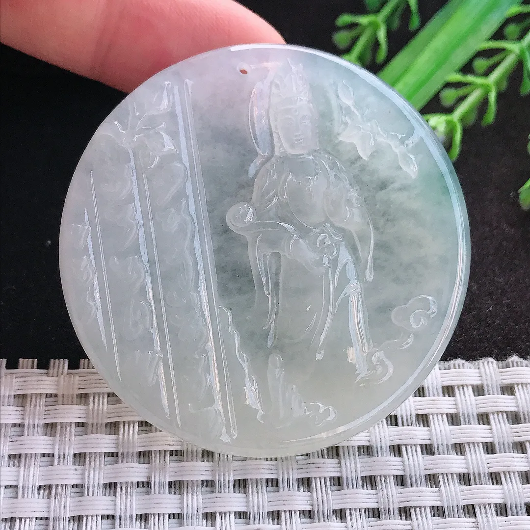 天然A货翡翠53.6/5.3老坑冰透起胶白冰自在观音吊坠翡翠玉观音挂件
