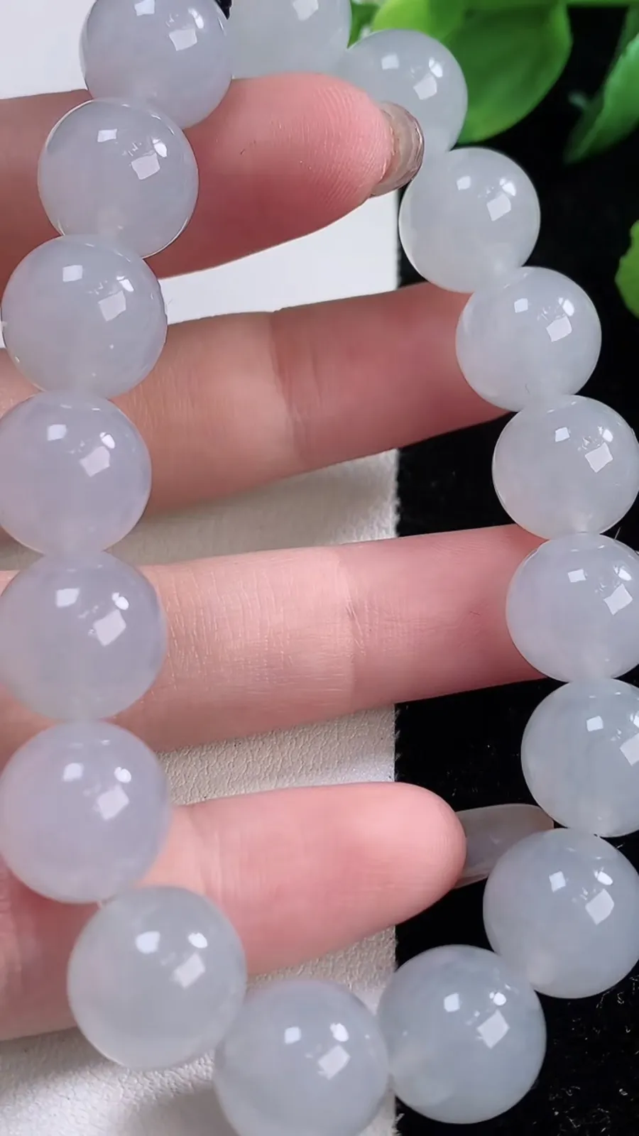 翡翠a货冰种白冰圆珠手串，尺寸12-17颗，重量:53.57g