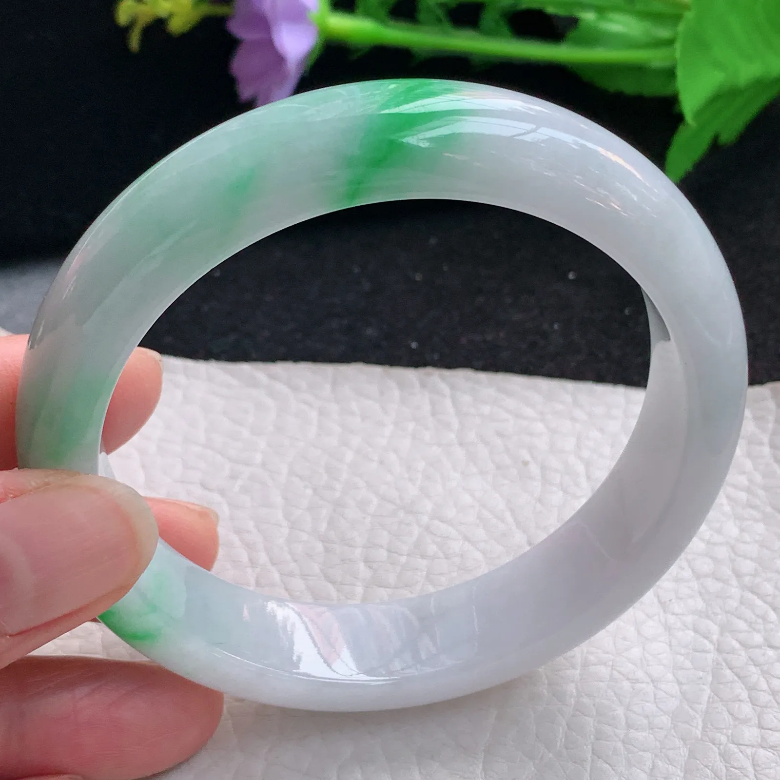 yh大圈口61*14.3*8.3平安镯 缅甸翡翠a货玉手镯白底青宽边玉手环